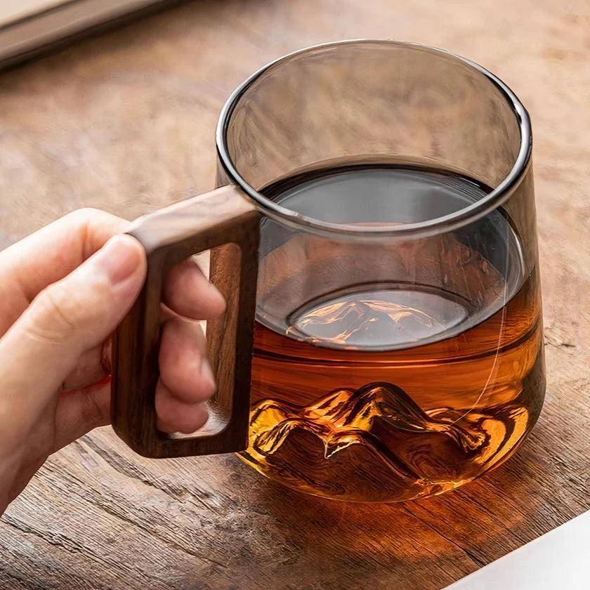 Tasses à café en verre gris fumé inclinées avec poignée en bois - 9
